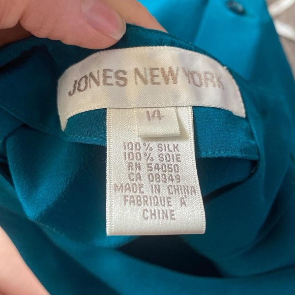 Vintage Jones New York Teal Silk Long Sleeve Blouse, Size L. - Picture 6 of 7
